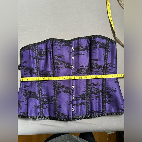Purple and black lace overbust corset - Picture 6 of 6